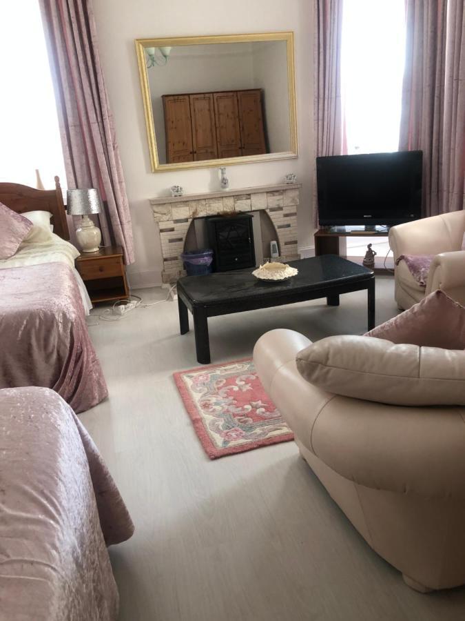 Brown'S Guest House Peterhead Bagian luar foto
