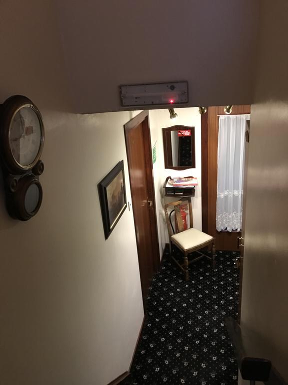 Brown'S Guest House Peterhead Bagian luar foto
